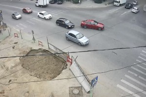 В Астрахани завершили ликвидацию серьезной ямы на перекрестке