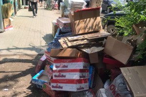 В Астрахани продавцов оштрафовали за антисанитарию на рынке