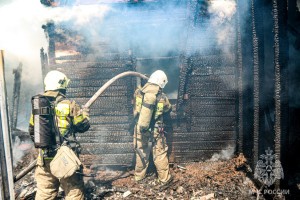 В Астрахани на пожаре в жилом доме погиб человек