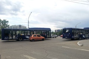 Астраханские пенсионеры предпочитают автобусы, а&#160;студенты &#8211; маршрутки