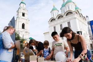 В Астрахани отметили День семьи, любви и верности