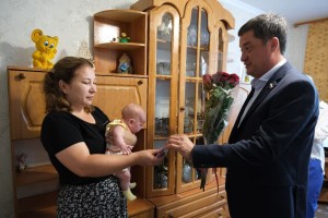 Астраханские депутаты оказывают поддержку семьям участников СВО