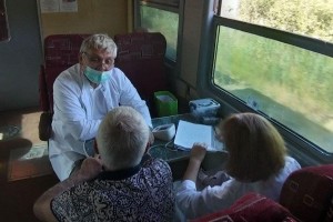 Здоровье астраханских дачников проверили в пригородных поездах