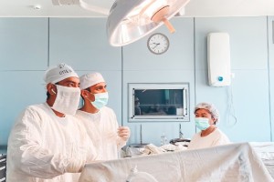 Астраханские хирурги спасли мужчину с открытым ранением сердца