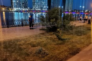 Набережную в Астрахани перекрыли из-за подозрительного объекта