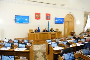 В Астраханской области прошло заседание региональной Думы под председательством Игоря Мартынова