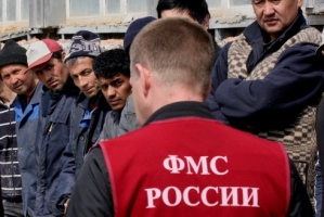 В Астрахани у Кировского рынка  выявлены иностранцы-нарушители