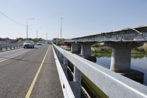 Мост через реку Хурдун под Астраханью должны достроить осенью 2025 года