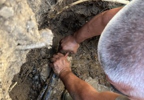 В Астрахани мужчина нелегально подключился к сетям водоснабжения своего соседа