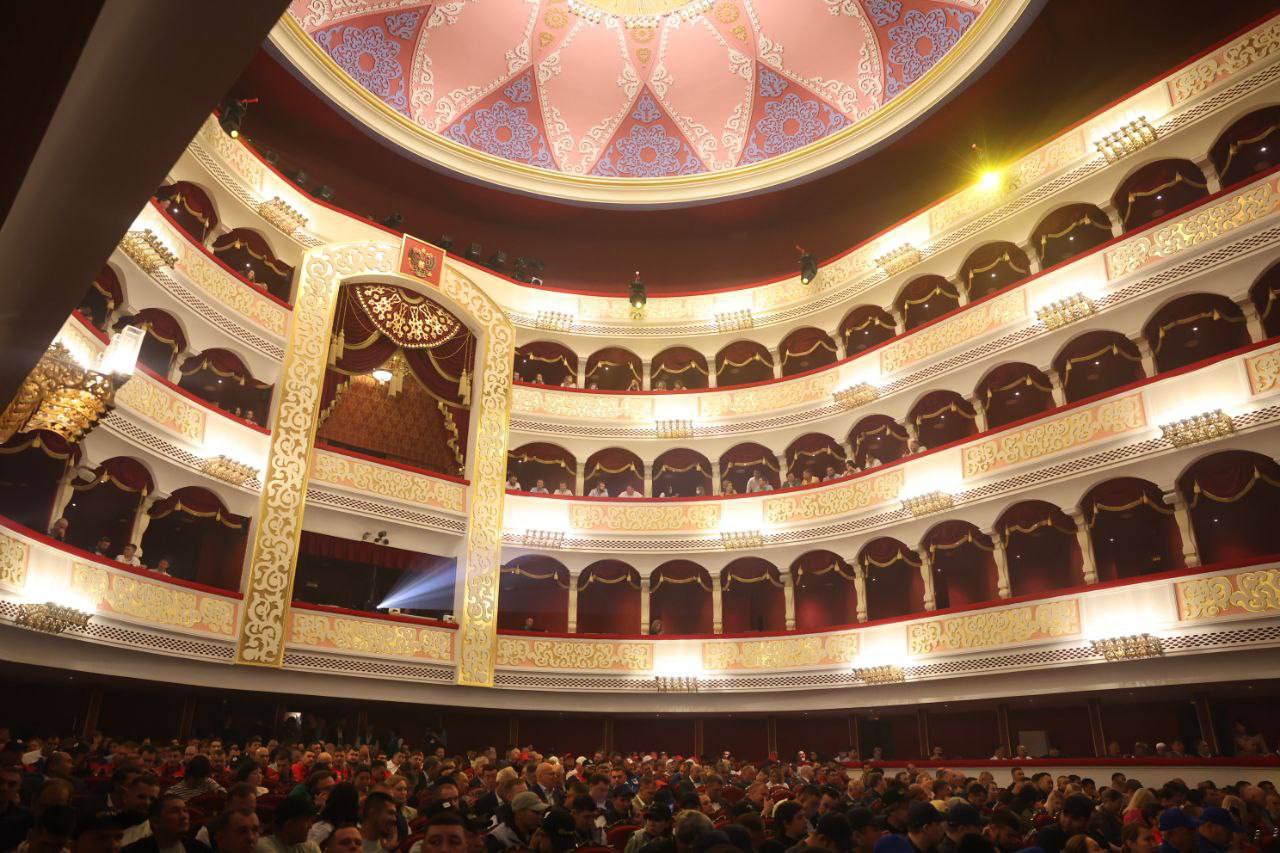 театр оперы и балета астрахань внутри