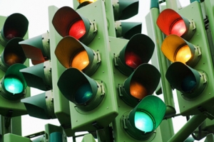 Светофорам быть: на астраханских дорогах устанавливают сигнальные устройства