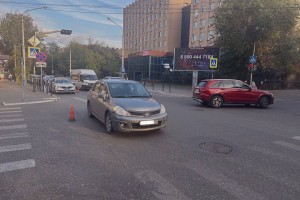 В центре Астрахани сбили двух подростков