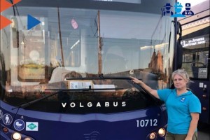 В Астрахани уже семь женщин стали водителями новых синих автобусов