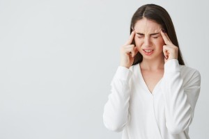 Врач назвала основные причины мигрени, в том числе неочевидные