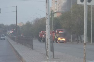 В Ленинском районе Астрахани сгорел автомобиль