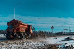На зимнее содержание астраханских дорог выделили 120 миллионов рублей
