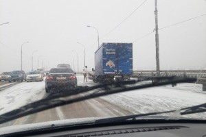 Астраханские водители снова оказались не готовы к&#160;снегу
