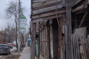 Астраханцы обнаружили еще один опасный балкон