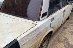 В Астрахани трое парней угнали 2 машины