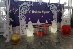 Праздничные фотозоны установлены на железнодорожных вокзалах Астрахани, Саратова и Волгограда