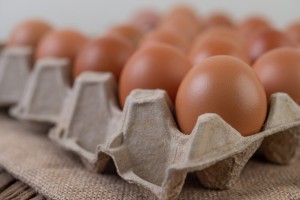 С завтрашнего дня яйца по доступным ценам можно будет купить в 14 точках Астрахани