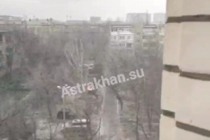 В одном районе Астрахани выпал град