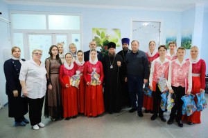 Митрополит Астраханский и Камызякский Никон посетил паллиотивное отделение на Рождество
