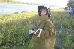 Детям о работе пожарных-спасателей (Енотаевский район)