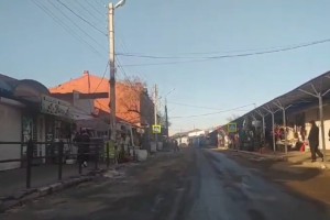 Астраханские полицейские провели рейд на рынке Большие Исады