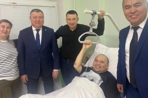 Раненый боец из Астраханской области проходит лечение в Москве