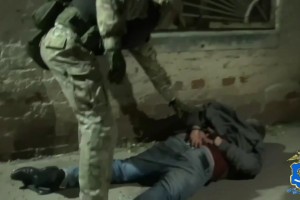 Задержание банды сутенеров в Астрахани попало на видео
