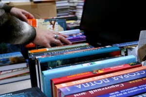 Астраханцы могут передать книги в дар нуждающимся организациям
