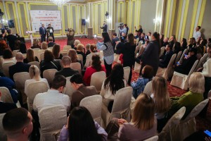 Игорь Бабушкин наградил предпринимателей Астраханской области