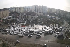 В Астрахани на дороге застряли два новых автобуса