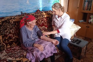 Мобильная медицинская бригада продолжает помогать пожилым людям в&#160;Астраханской области