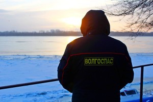 Астраханские спасатели ищут предположительно утонувшего подростка