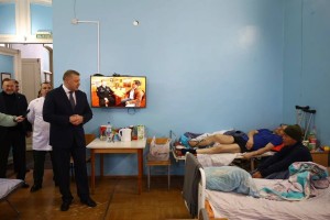 Игорь Бабушкин навестил раненых военных в&#160;Астраханском госпитале