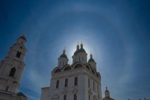 Уникальное природное явление засняли астраханцы в Кремле