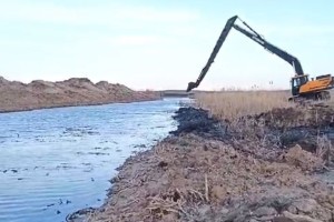 В Астраханской области возобновили расчистку водных объектов