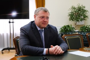 Астраханский губернатор поздравил коммунальщиков с профессиональным праздником