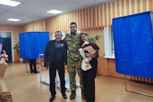 На избирательном участке в&#160;Астрахани боец СВО впервые за полтора года встретился с&#160;мамой
