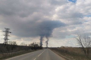 Пожар в Кировском районе Астрахани распространился на 450 «квадратов»