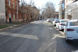 В администрации Астрахани рассказали, что мешает быстрому ремонту дорог