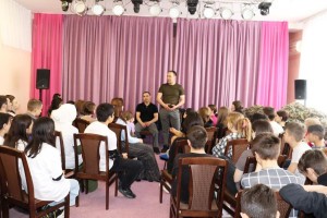 Астраханский ветеран СВО рассказал детям о службе на передовой