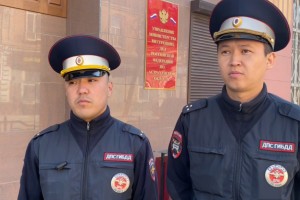 Астраханские полицейские спасли 83-летнего мужчину из пожара