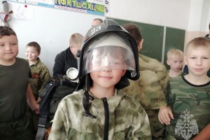 Астраханские спасатели рассказали школьникам, как вести себя на&#160;воде