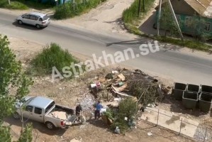 Астраханцы сняли на видео нарушение у&#160;мусорных контейнеров