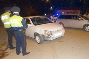 В Астрахани в результате наезда легкового автомобиля пострадали жители Краснодарского края
