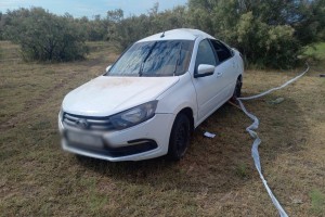 В Астраханской области из-за опрокидывания автомобиля пострадал подросток