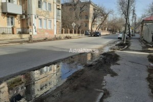 Известную разливами канализации улицу в&#160;Астрахани перекрыли раньше, чем планировалось